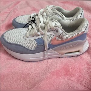 6.5 Nike Air Max Sneakers